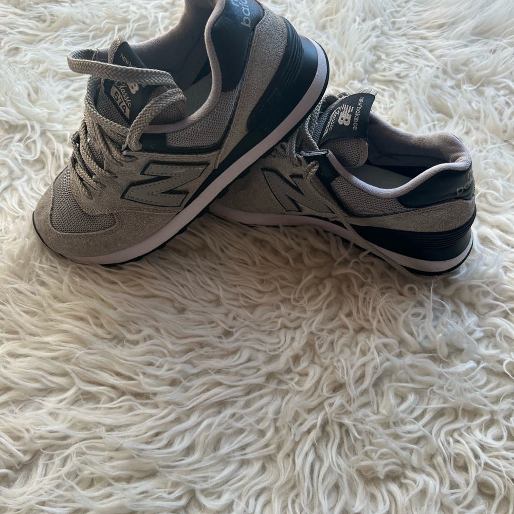 New Balance 574 Gray and Black Sneakers - Picture 4 of 4